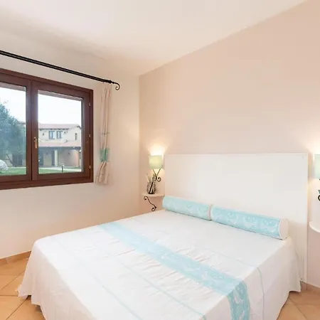 Relaxing Baia Dei Mirti B3-1 Bedroom Sleeps 3 Persons *