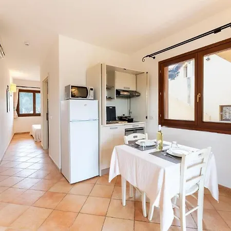 Relaxing Baia Dei Mirti B3-1 Bedroom Sleeps 3 Persons